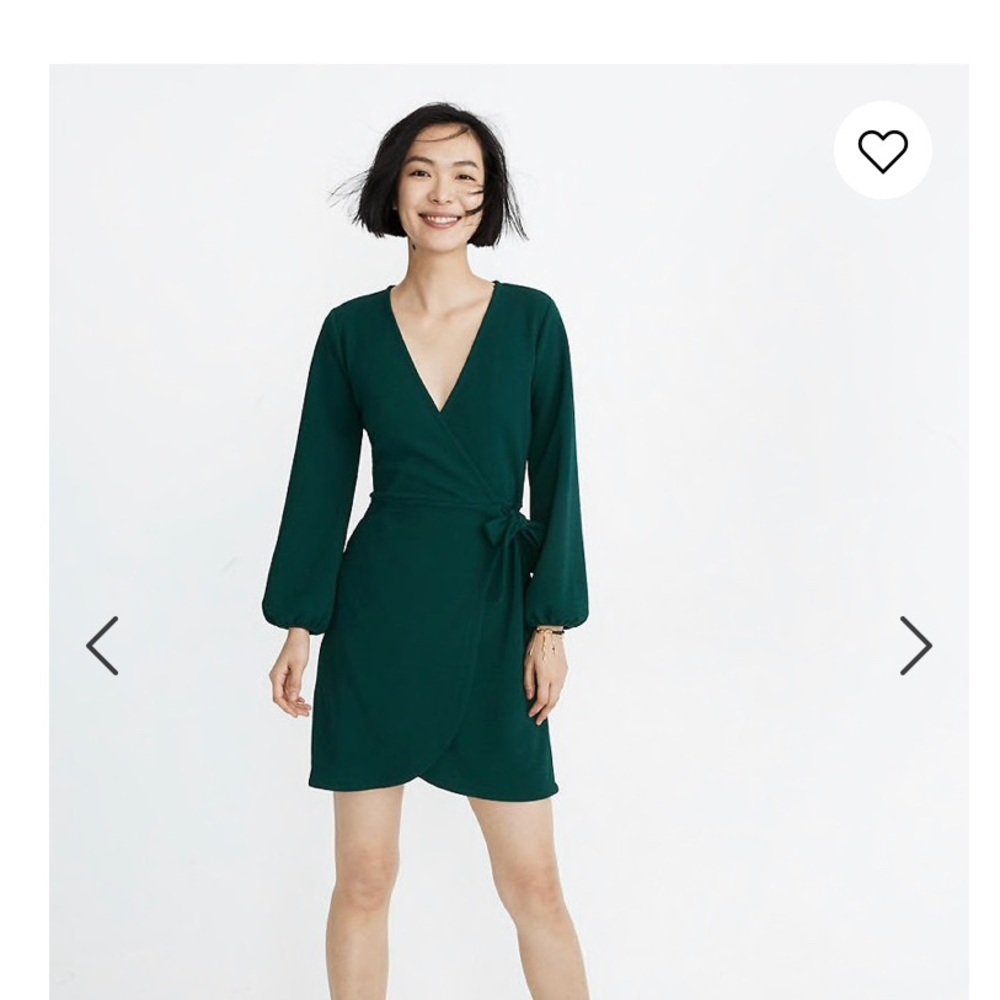 Emerald green dress with balloon sleeves